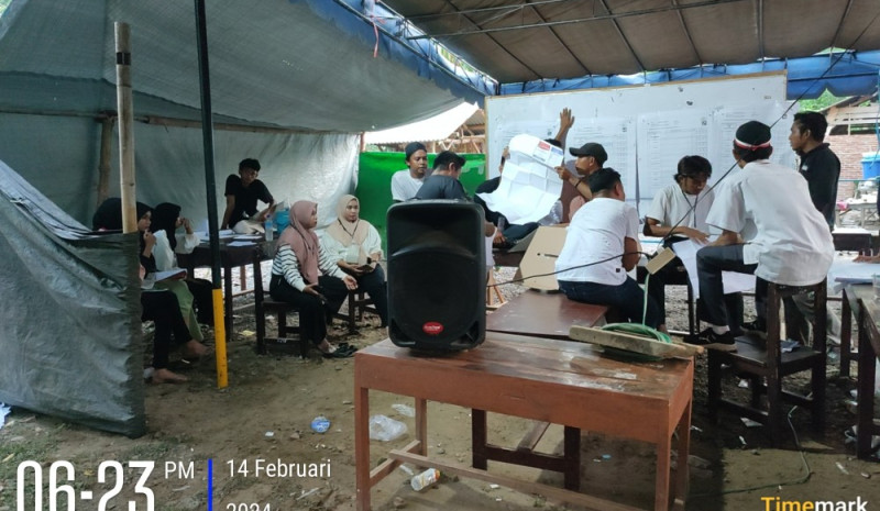 Rekapitulasi Hasil Belum Selesai, KPPS Lakukan Penghitungan Sampai Malam
