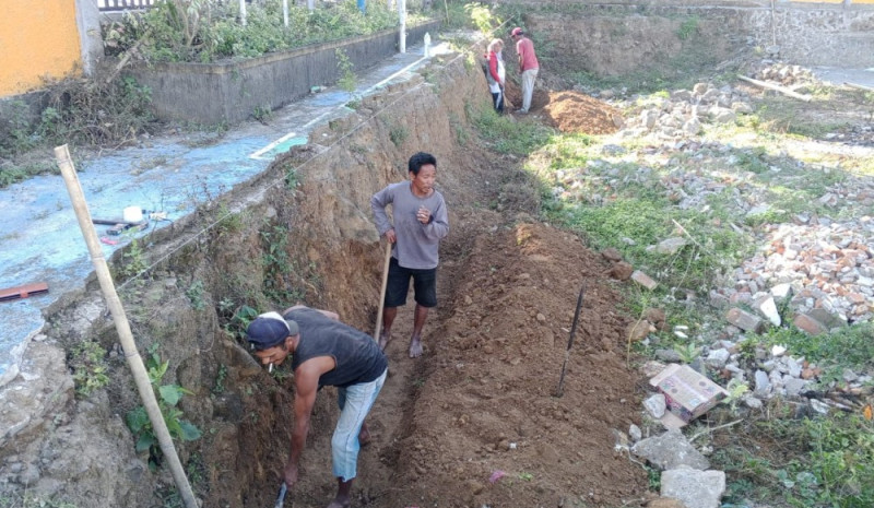 Galery Pentalutan Halaman Kantor Desa Eyat Mayang dari APBDes 2024 dan Regulasi Tentang Desa
